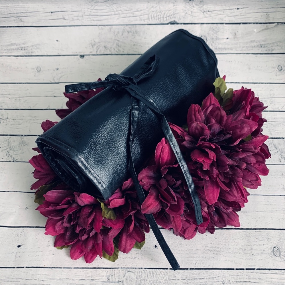 NWT Makeup Brush Roll For PRO MAKEUP ARTISTS